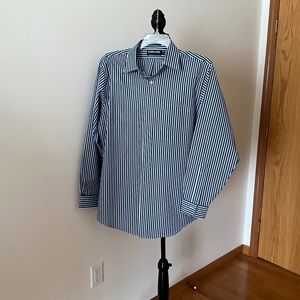 Kirkland Signature Mens dress Shirt Size 17 - 36.